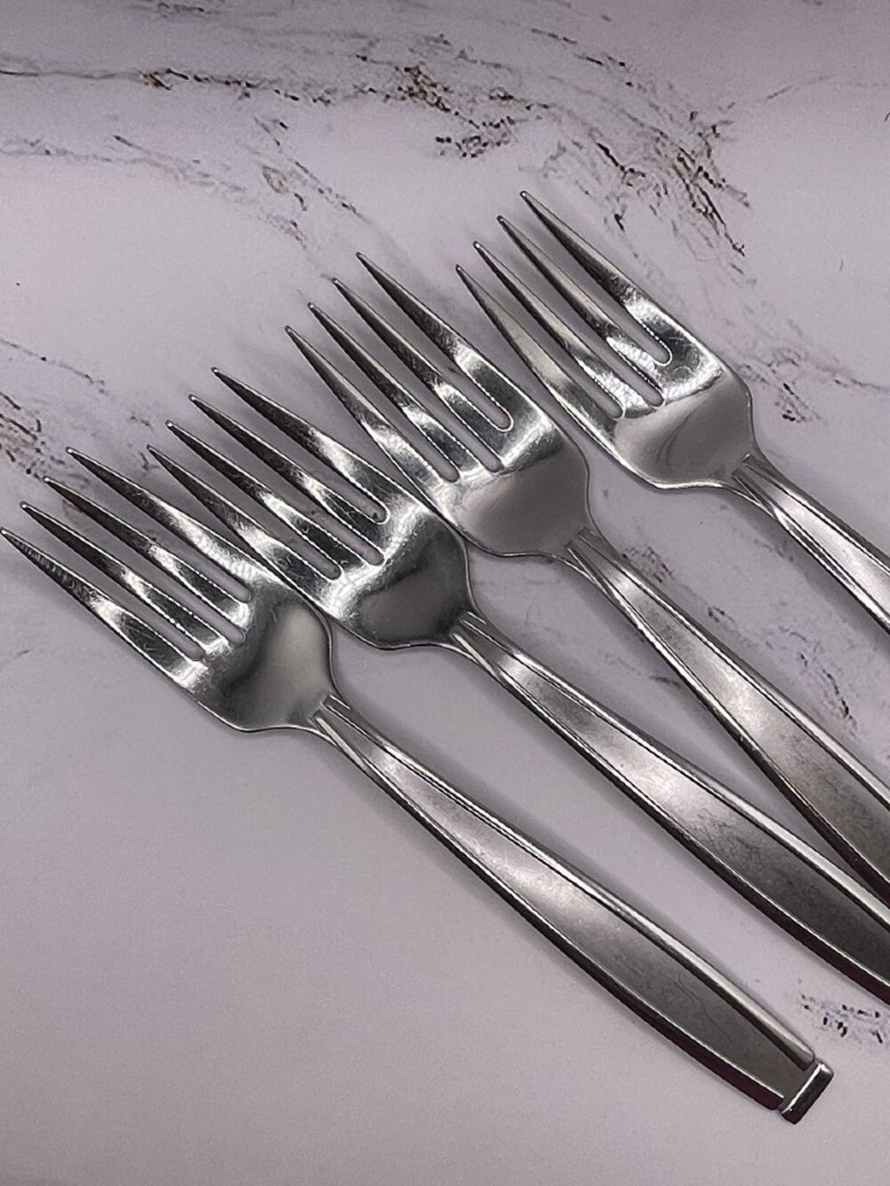 Oneida Satin Shasta Stainless Salad Dessert Forks Set of 4 Replacement